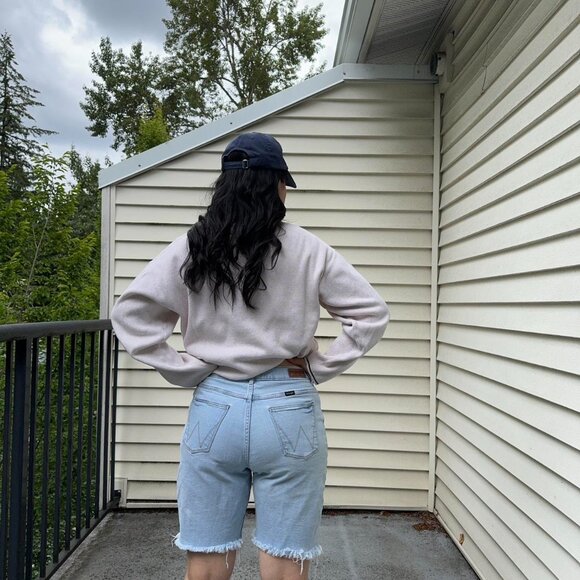 Wrangler Women’s High Rise Bermuda Jean Shorts in Icy Light Wash sz 8 - Picture 3 of 8